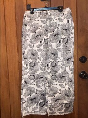 Chico’s Wide Leg Floral Print Ankle Demin in White and Black
